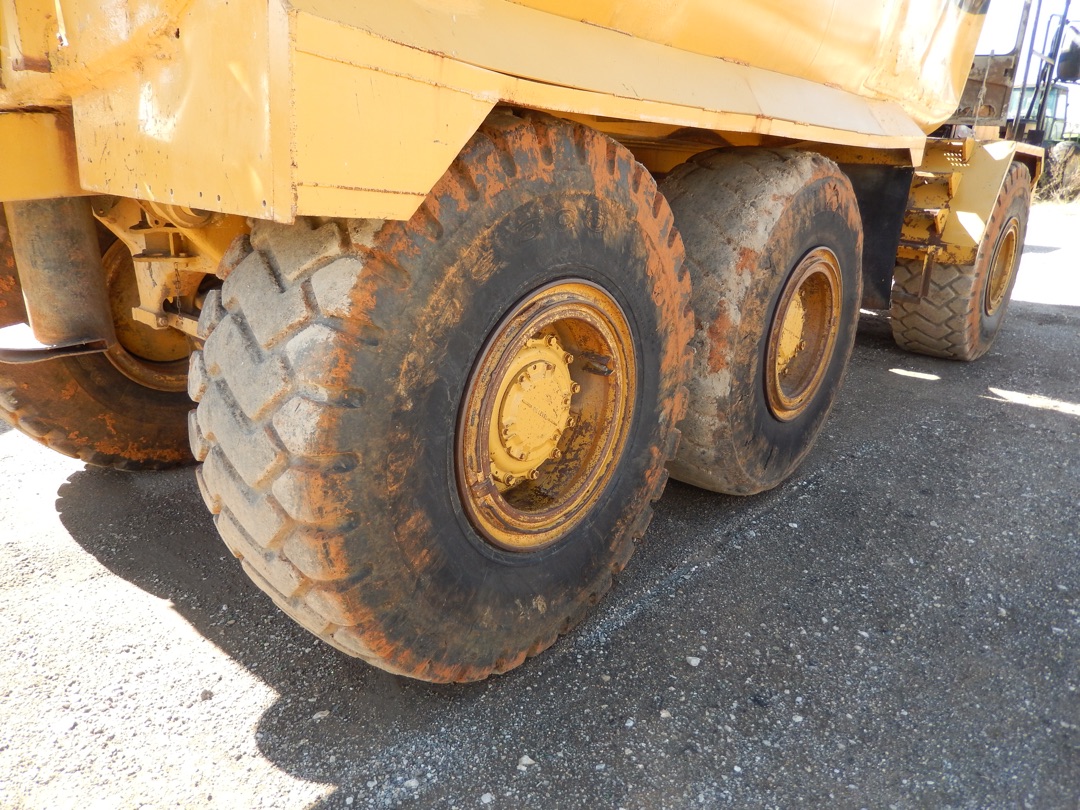 1997 CATERPILLAR D250E - Image 9